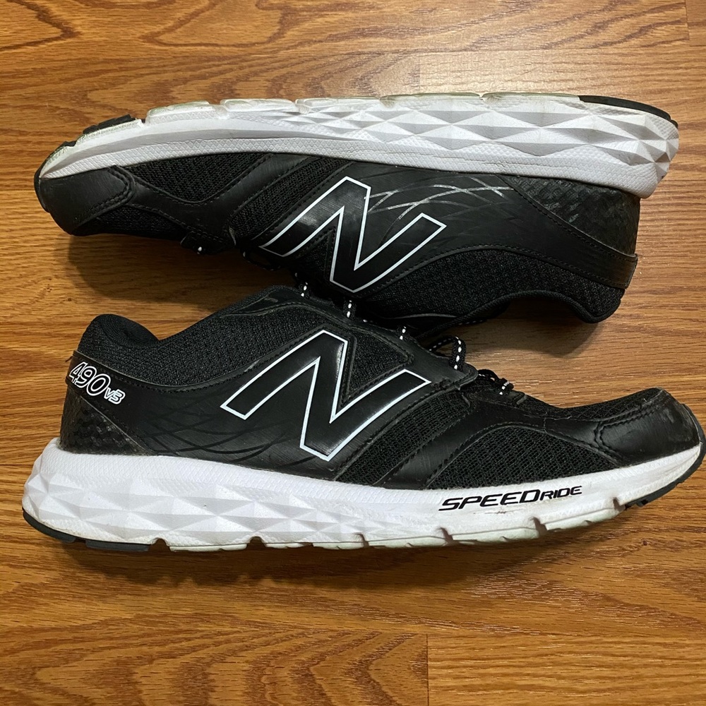 New Balance 490